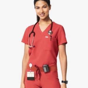 Clay Catarina One-Pocket Scrub Top